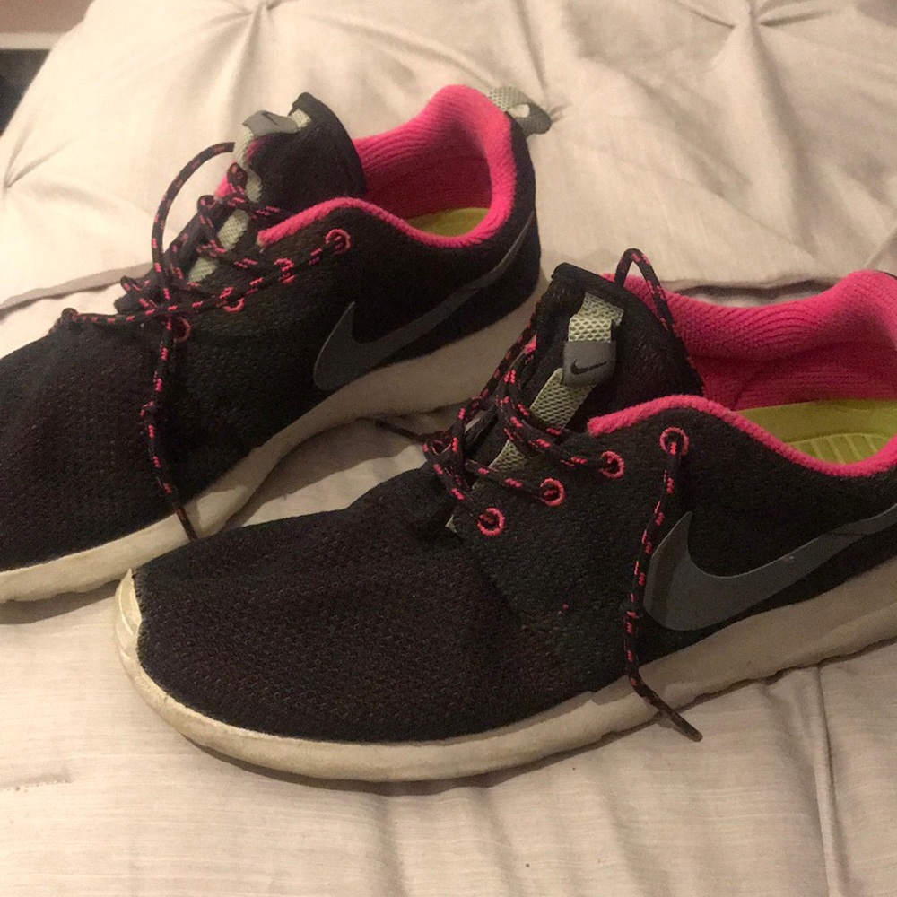 Nike roshe runs